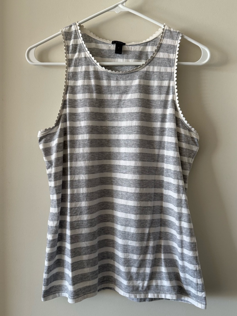 EUC J. Crew Cotton Scalloped Trim Tank